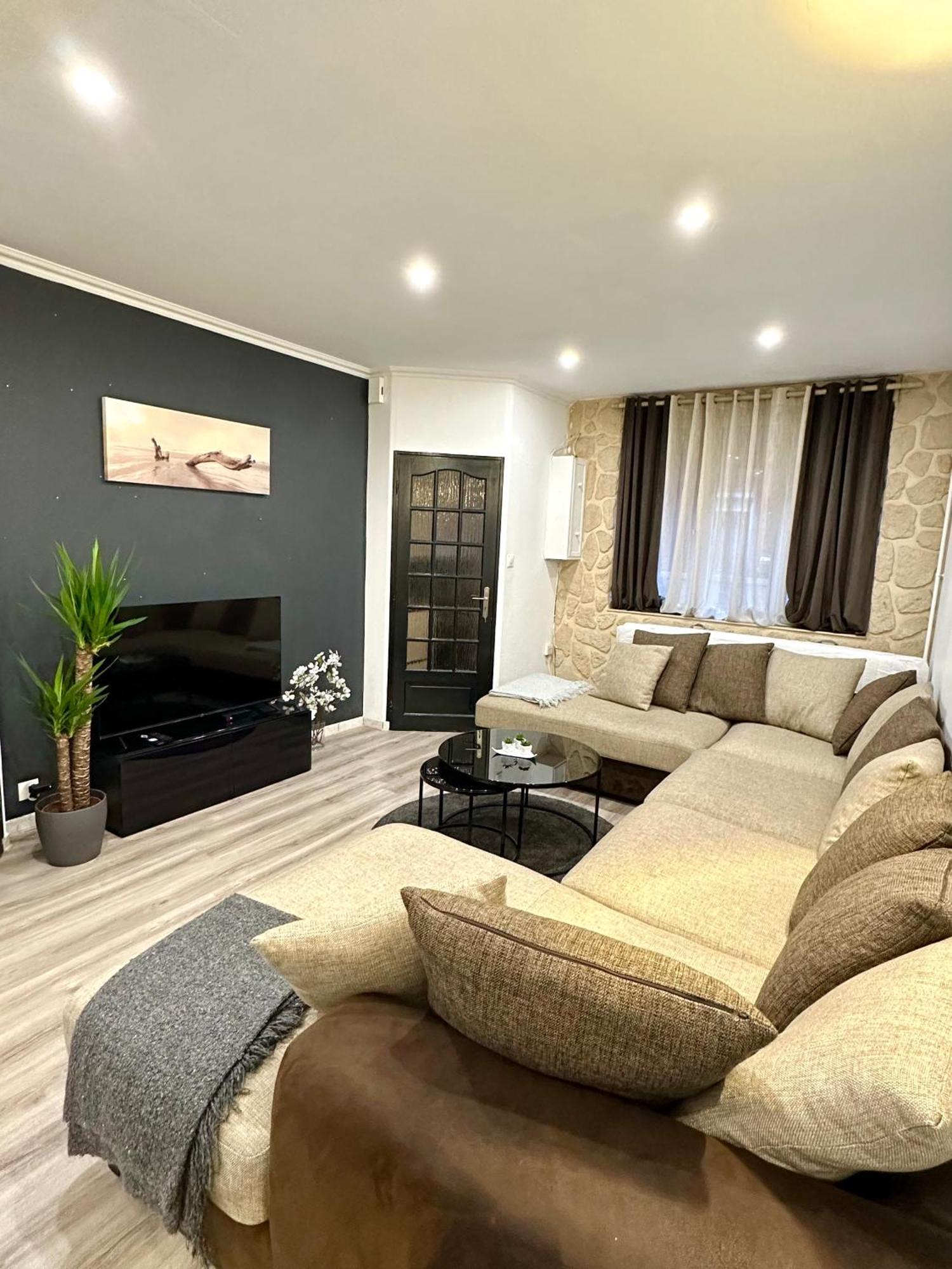 Une Belle Maison Avec 2 Chambre Croix Kültér fotó